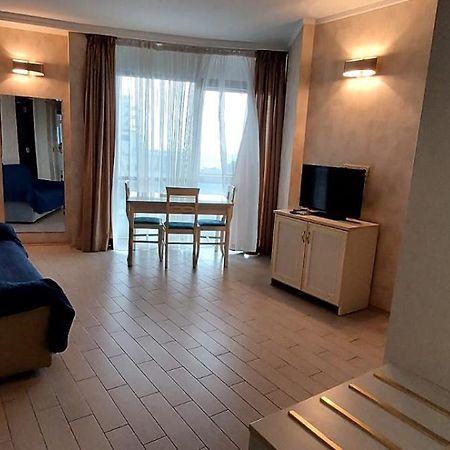 Aparthotel In Orbi Sea Towers Batumi Eksteriør bilde